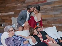 Tattooed MILFs muff is stuffed with mighty penis of her guest